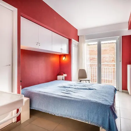 Vitalo 401 With Sea View Located On The Dike * Koksijde